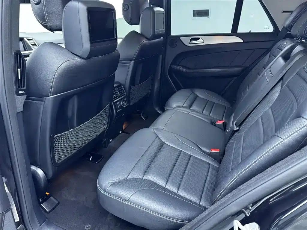 2015 Mercedes-Benz M-Class AMG ML 63 — миниатюра 21