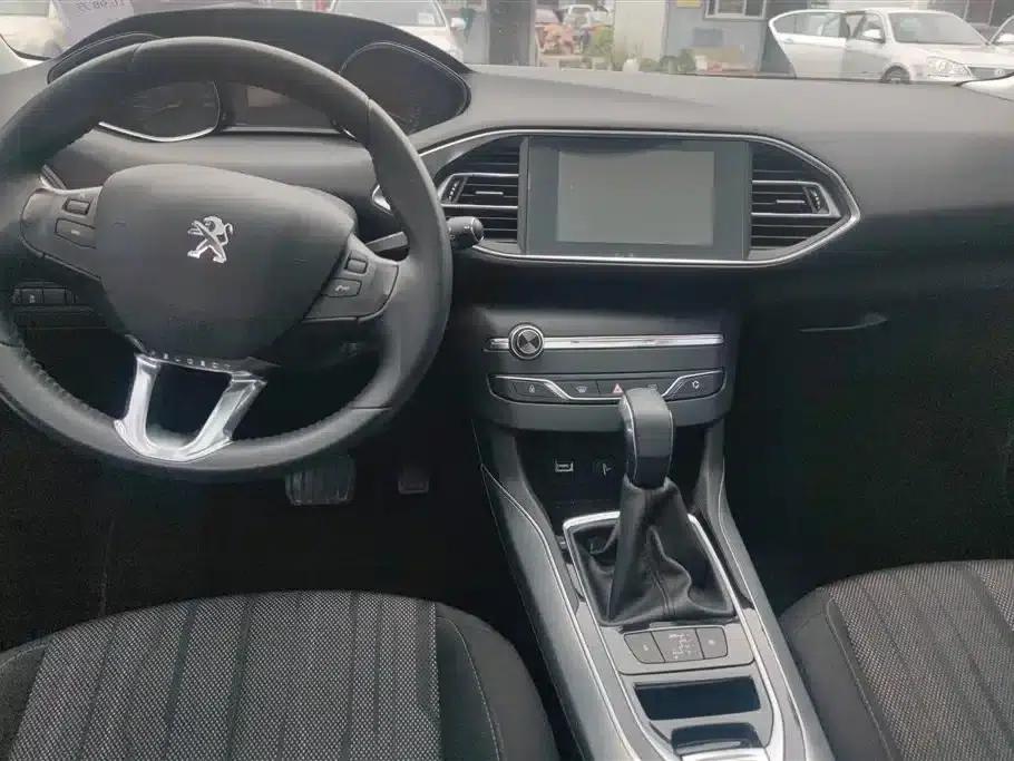 Peugeot 308S 2015 1.6T Automatic Sporty Edition — миниатюра 12