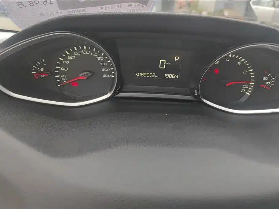 Peugeot 308S 2015 1.6T Automatic Sporty Edition — миниатюра 14