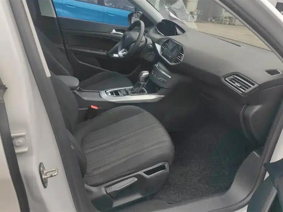 Peugeot 308S 2015 1.6T Automatic Sporty Edition — миниатюра 8