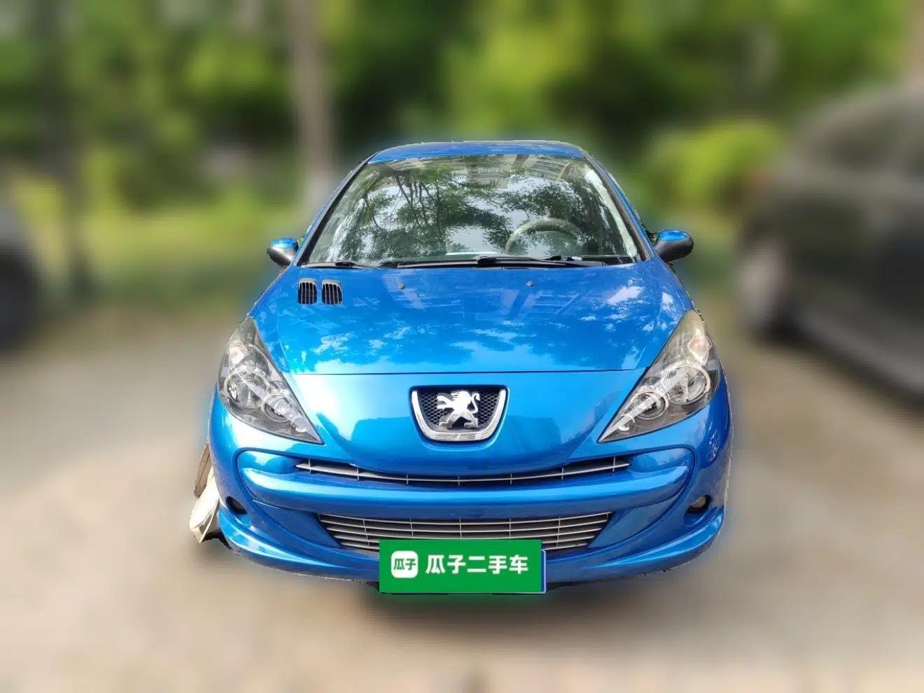 Peugeot 207 2011 Sedan 1.4L Manual Yule Edition — миниатюра 2