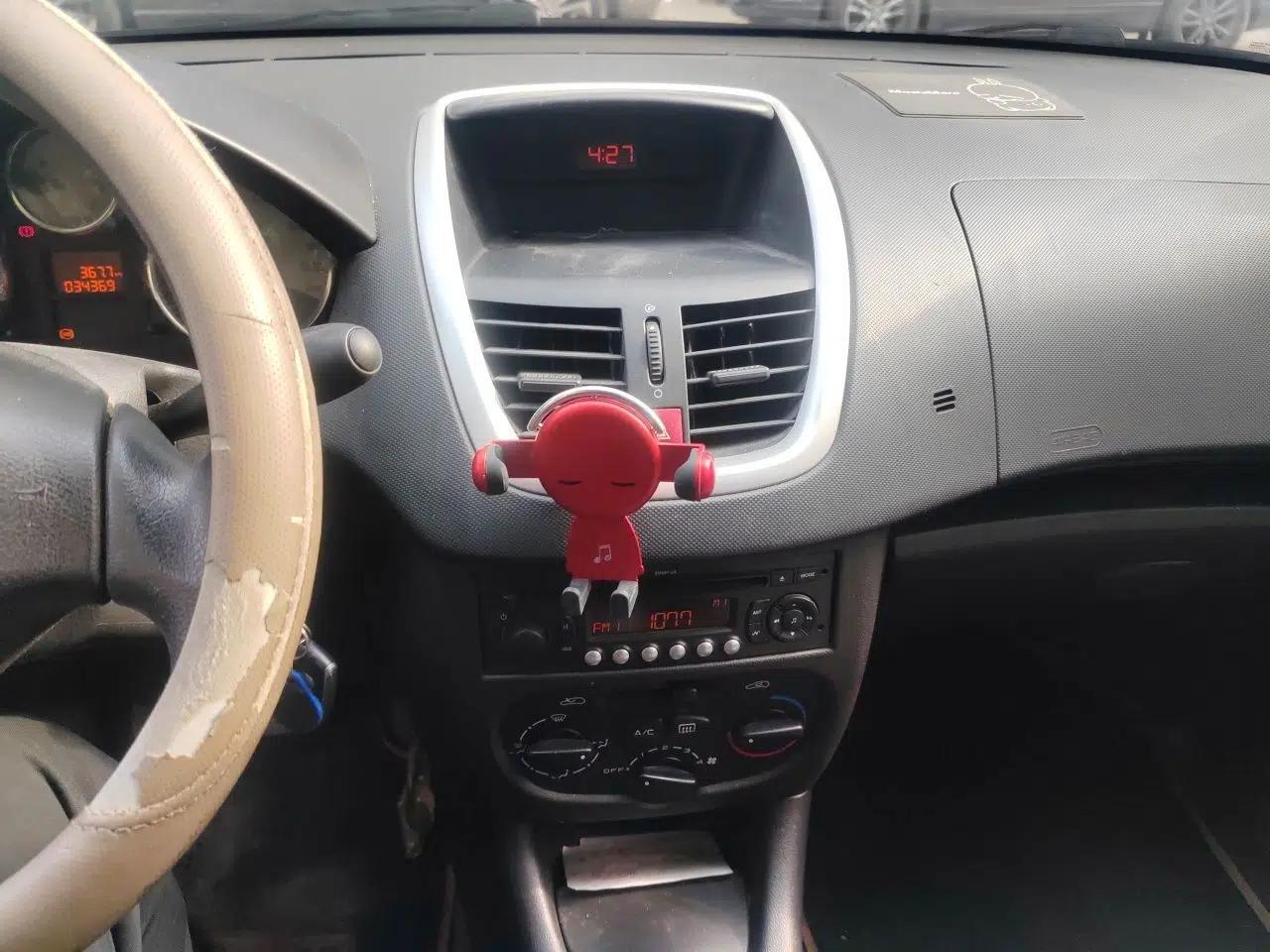 Peugeot 207 2011 Sedan 1.4L Manual Yule Edition — миниатюра 14