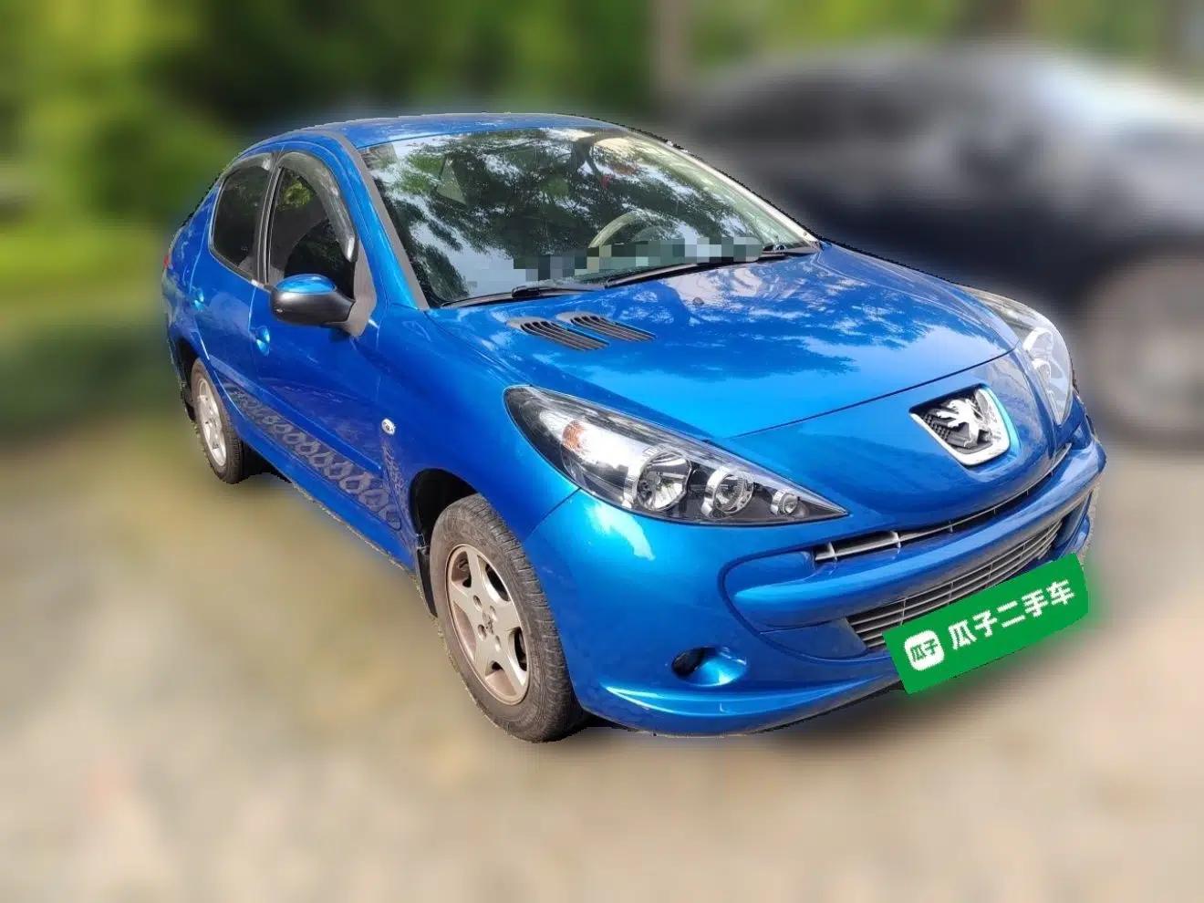 Peugeot 207 2011 Sedan 1.4L Manual Yule Edition — миниатюра 3