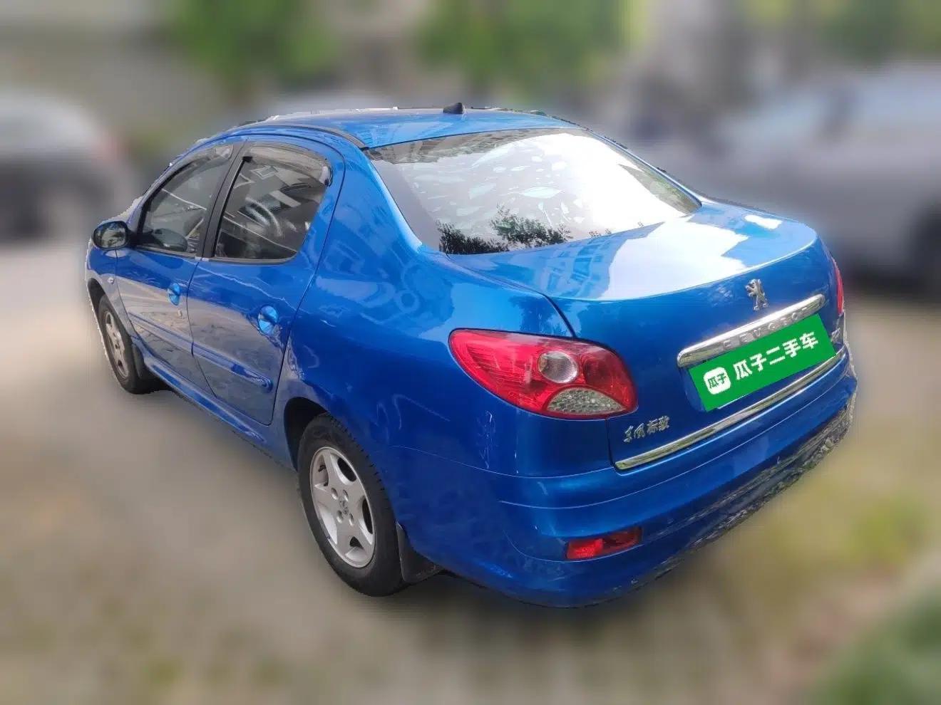 Peugeot 207 2011 Sedan 1.4L Manual Yule Edition — миниатюра 4