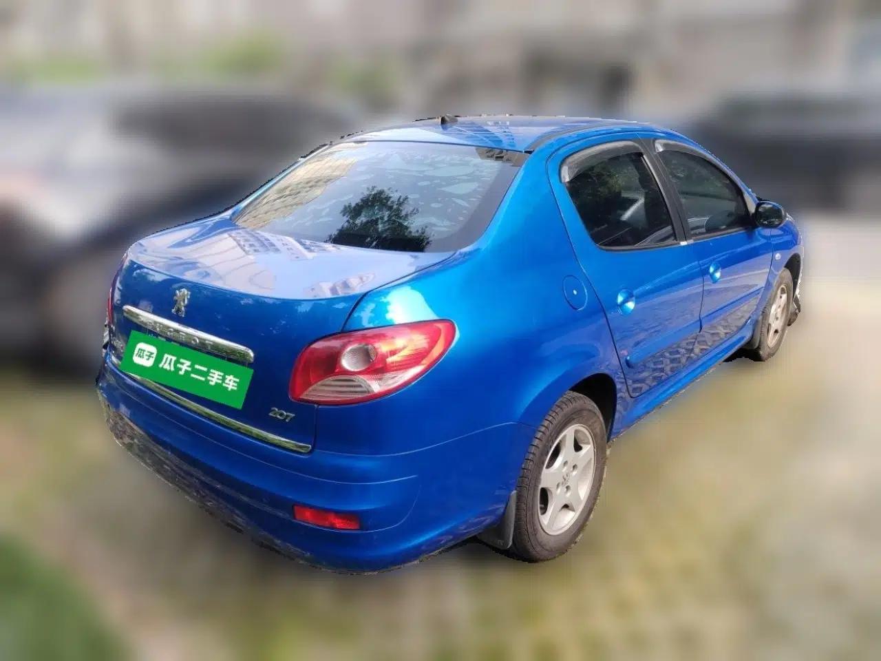 Peugeot 207 2011 Sedan 1.4L Manual Yule Edition — миниатюра 6