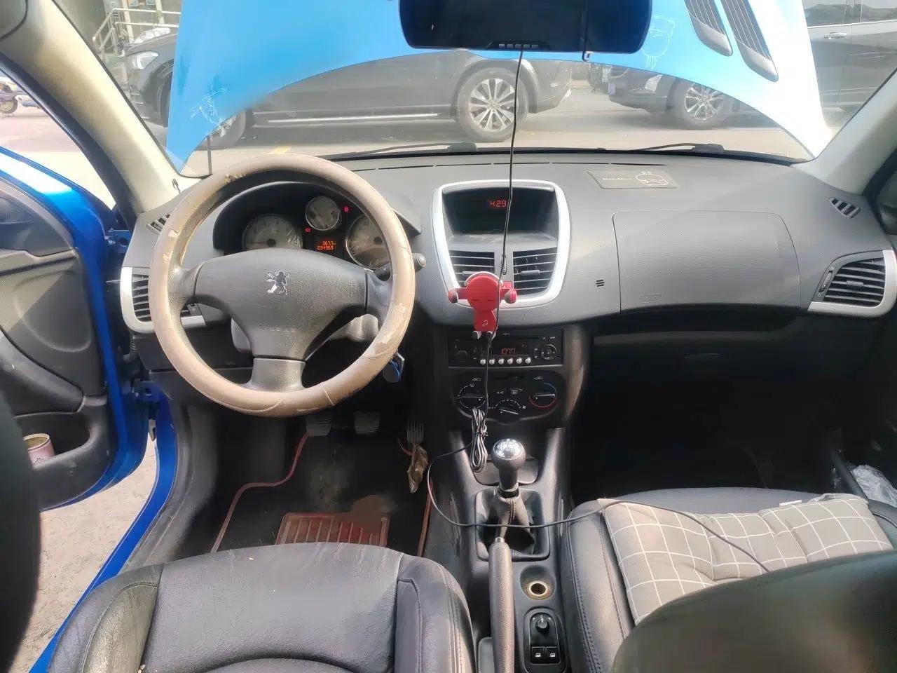 Peugeot 207 2011 Sedan 1.4L Manual Yule Edition — миниатюра 10