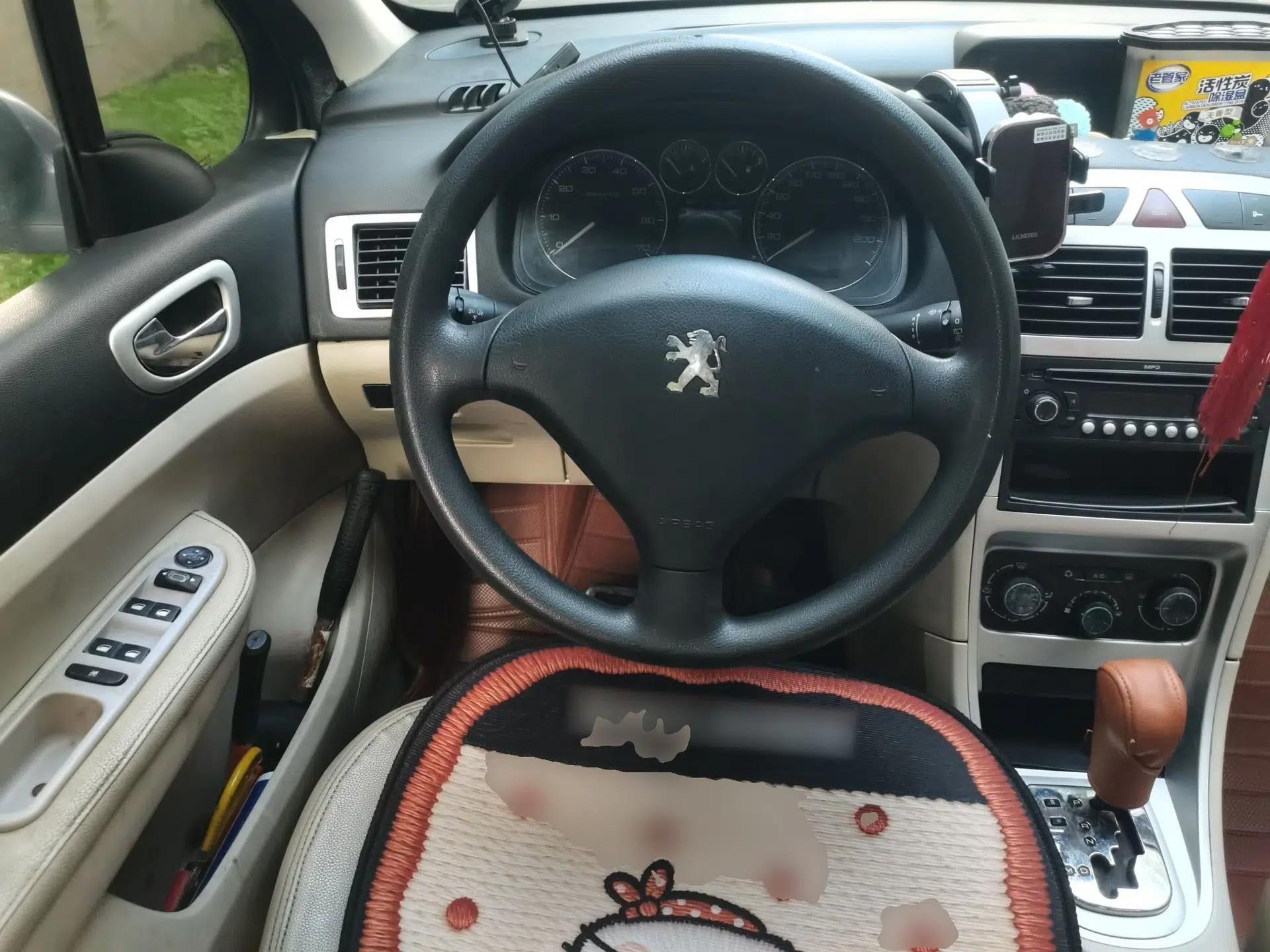 Peugeot 307 2012 Hatchback 1.6L Automatic Comfort Edition — миниатюра 11