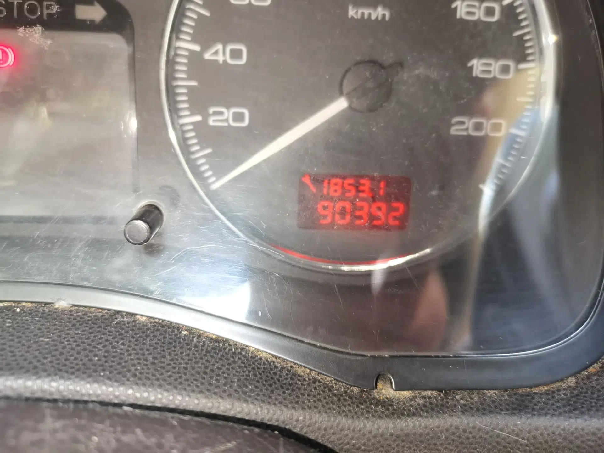 Peugeot 307 2012 Hatchback 1.6L Automatic Comfort Edition — миниатюра 13