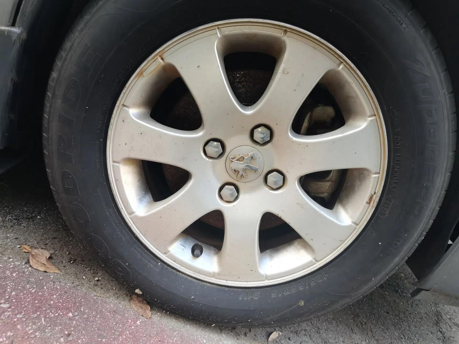 Peugeot 307 2012 Hatchback 1.6L Automatic Comfort Edition — миниатюра 8