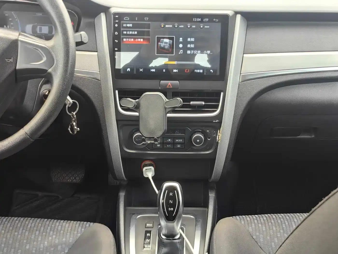 Bestune B30EV 2019 EV400 — миниатюра 12