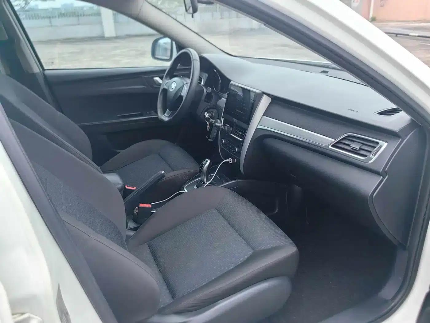Bestune B30EV 2019 EV400 — миниатюра 15