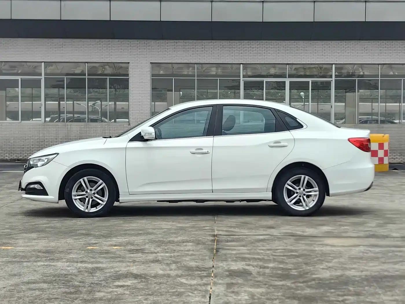 Bestune B30EV 2019 EV400 — миниатюра 4