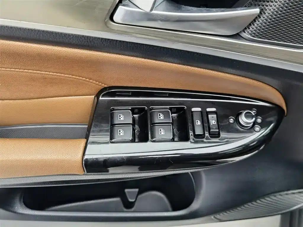 Changan CS95 2017 2.0T 2WD Smart Edition — миниатюра 9
