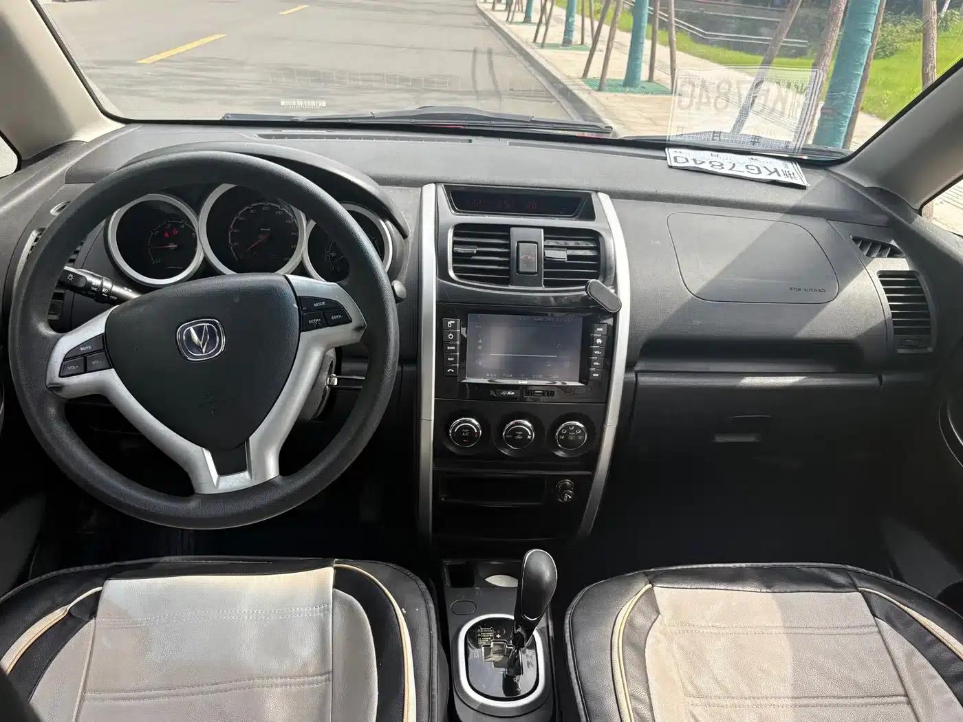Changan CX20 2014 1.4L IMT Sunroof Navigation Edition (National IV Emission Standard) — миниатюра 5