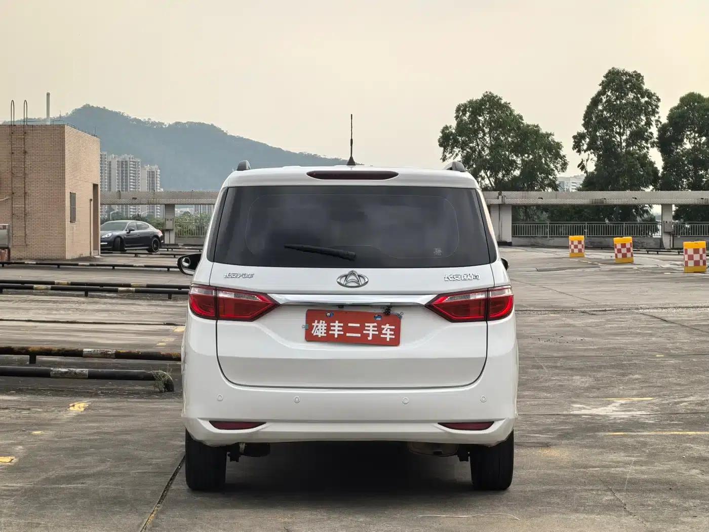Changan Oushang A600 2016 1.5L Manual Deluxe 7-Seater — миниатюра 16