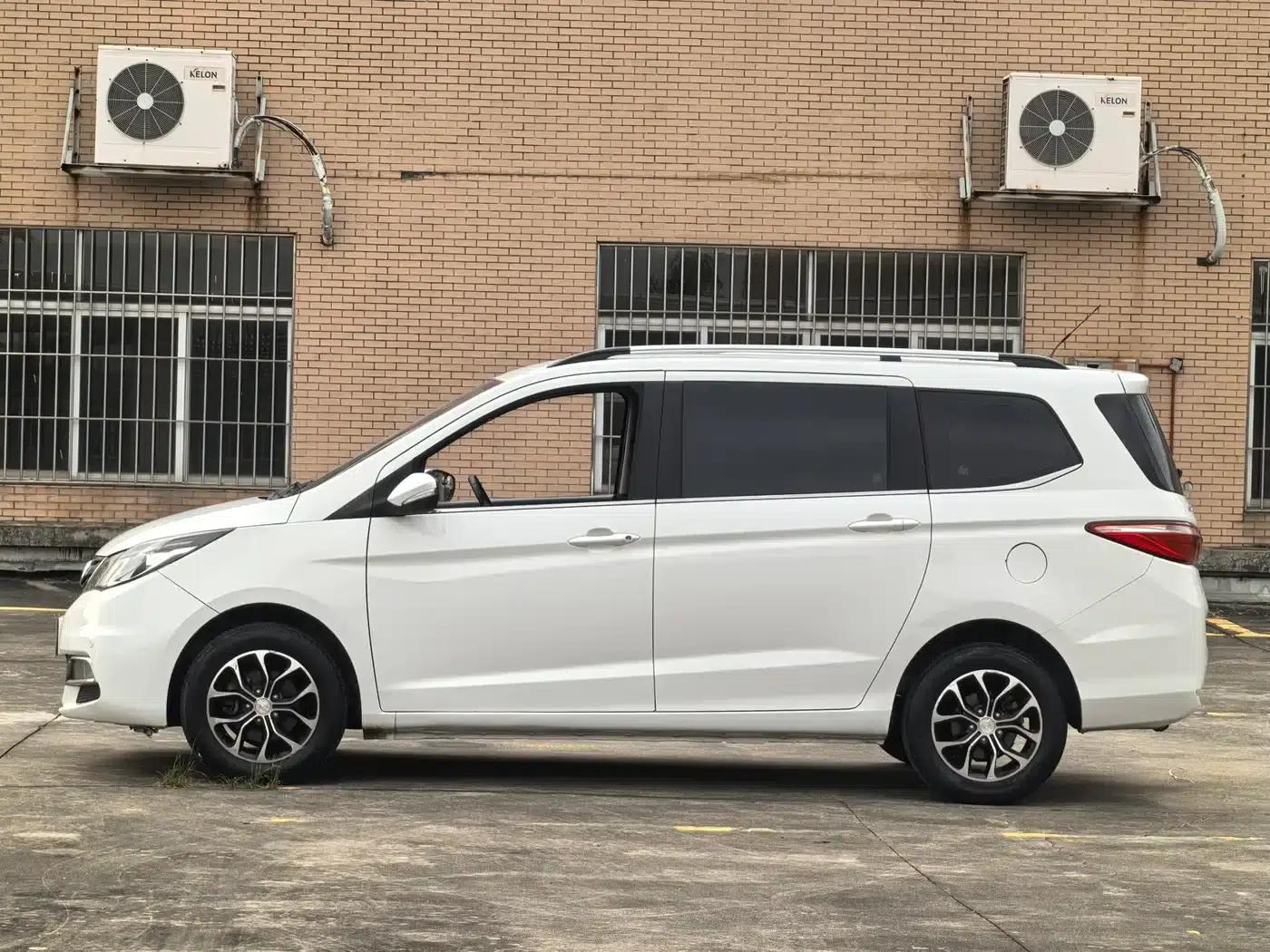 Changan Oushang A600 2016 1.5L Manual Deluxe 7-Seater — миниатюра 4