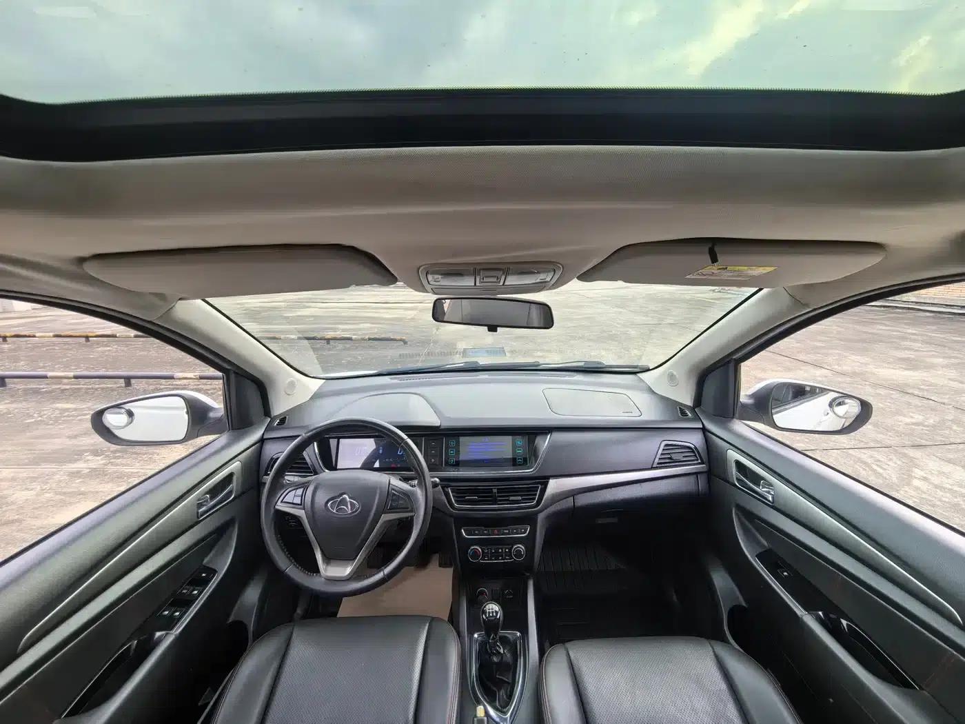Changan Oushang A600 2016 1.5L Manual Deluxe 7-Seater — миниатюра 9