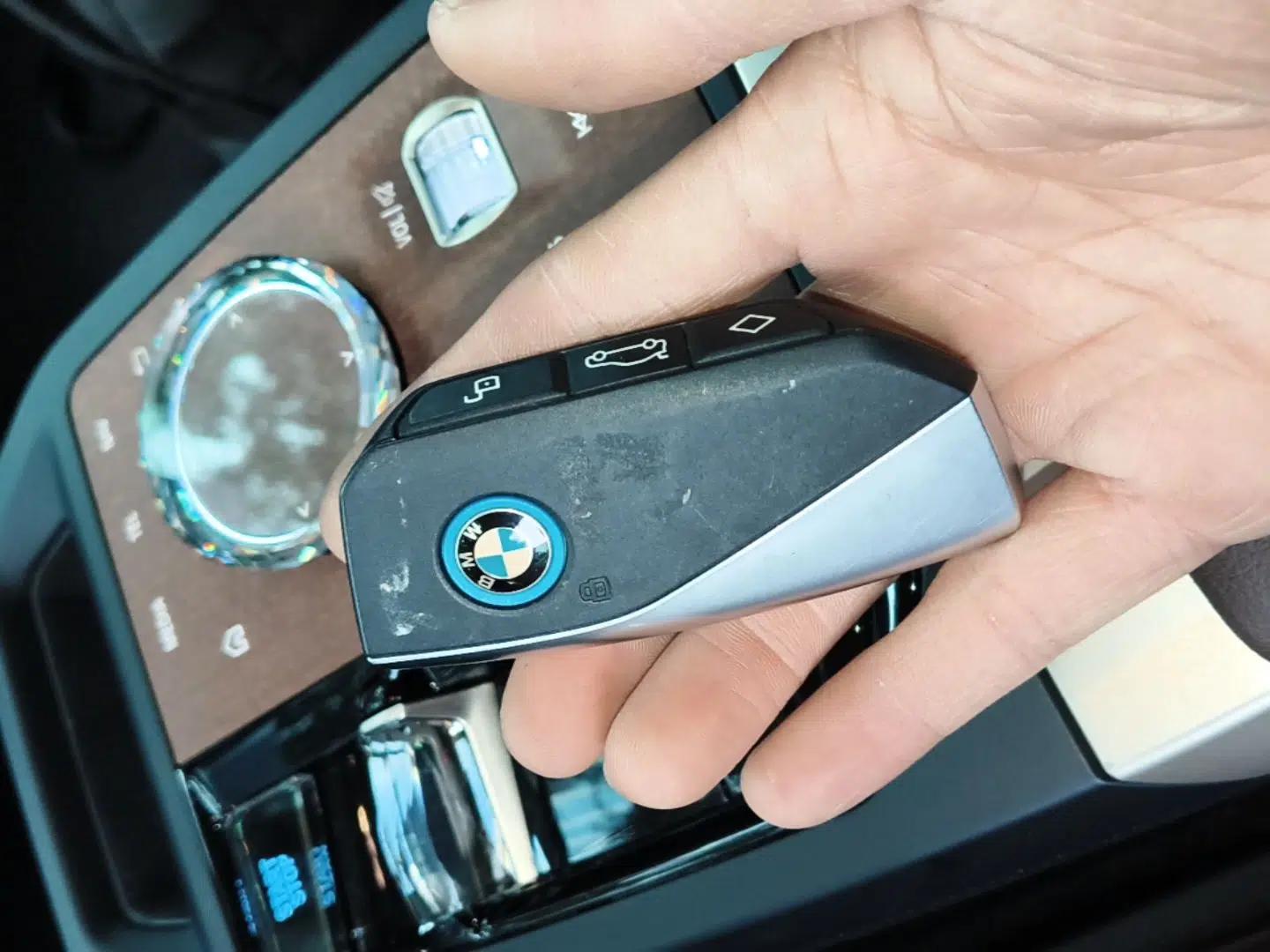 BMW iX 2022 xDrive40 — миниатюра 12