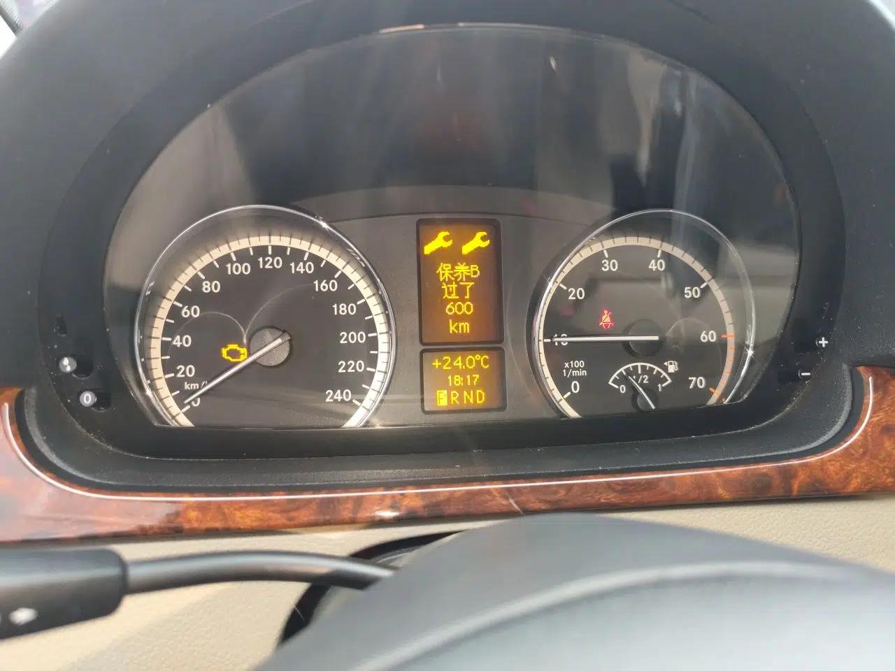 Mercedes-Benz Viano 2010 2.5L Prestige Edition — миниатюра 12