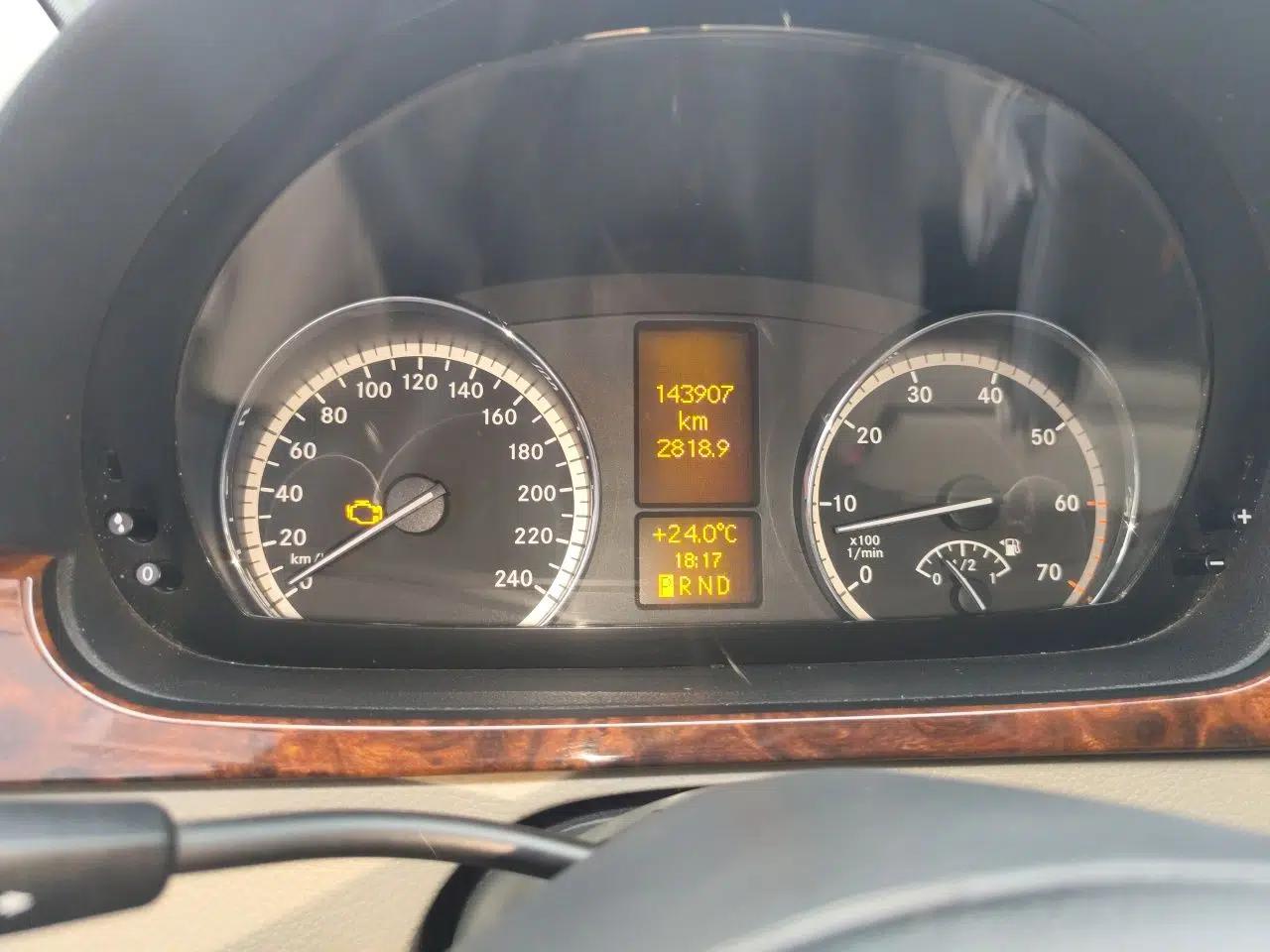 Mercedes-Benz Viano 2010 2.5L Prestige Edition — миниатюра 13