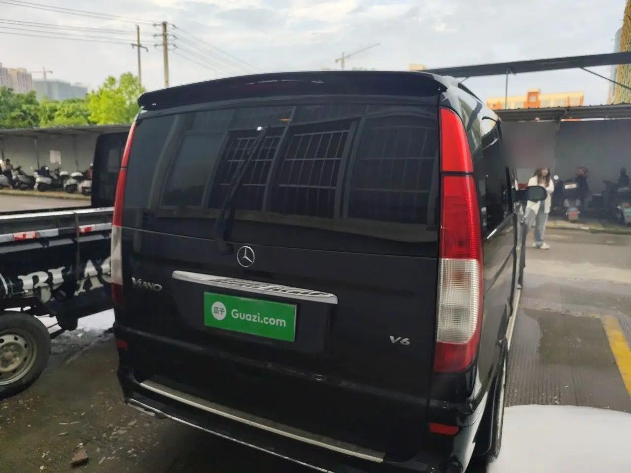 Mercedes-Benz Viano 2010 2.5L Prestige Edition — миниатюра 5