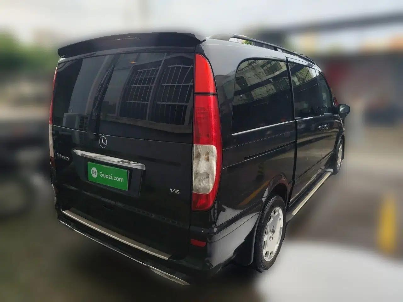 Mercedes-Benz Viano 2010 2.5L Prestige Edition — миниатюра 6