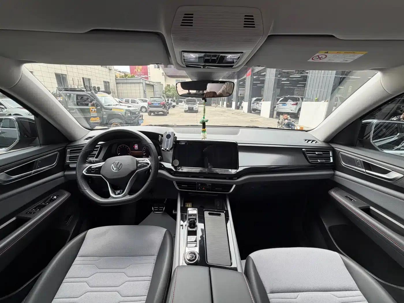 Tiguan X 2022 380TSI AWD Flagship Edition — миниатюра 9