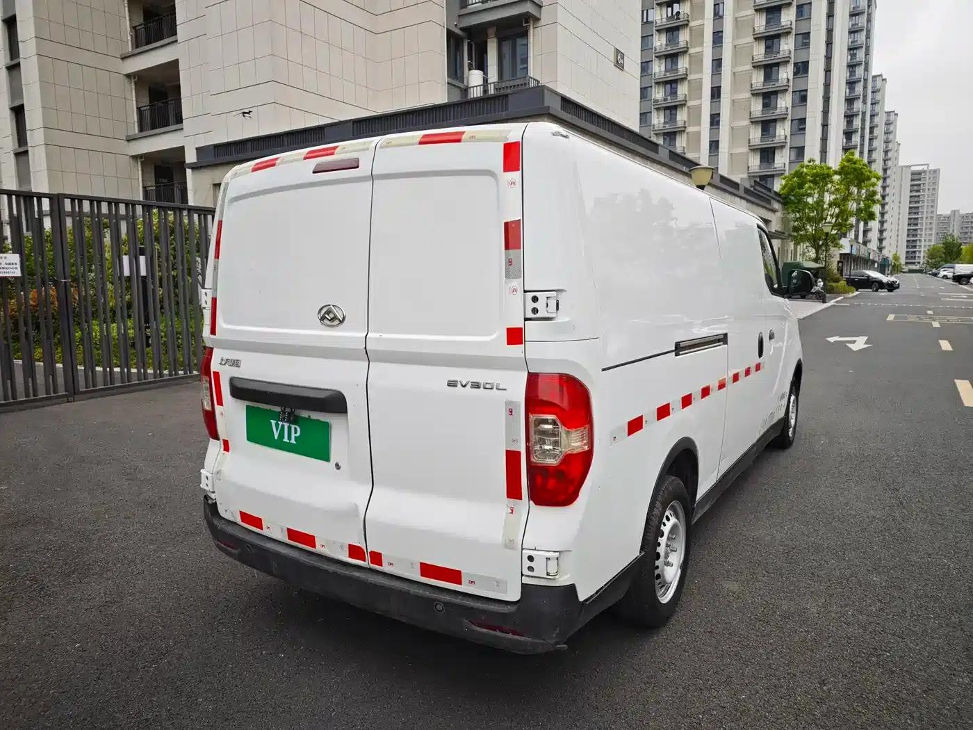 Maxus EV30 2023: Pure Electric Intelligent Logistics Expert - Long Wheelbase Guoxuan — миниатюра 12