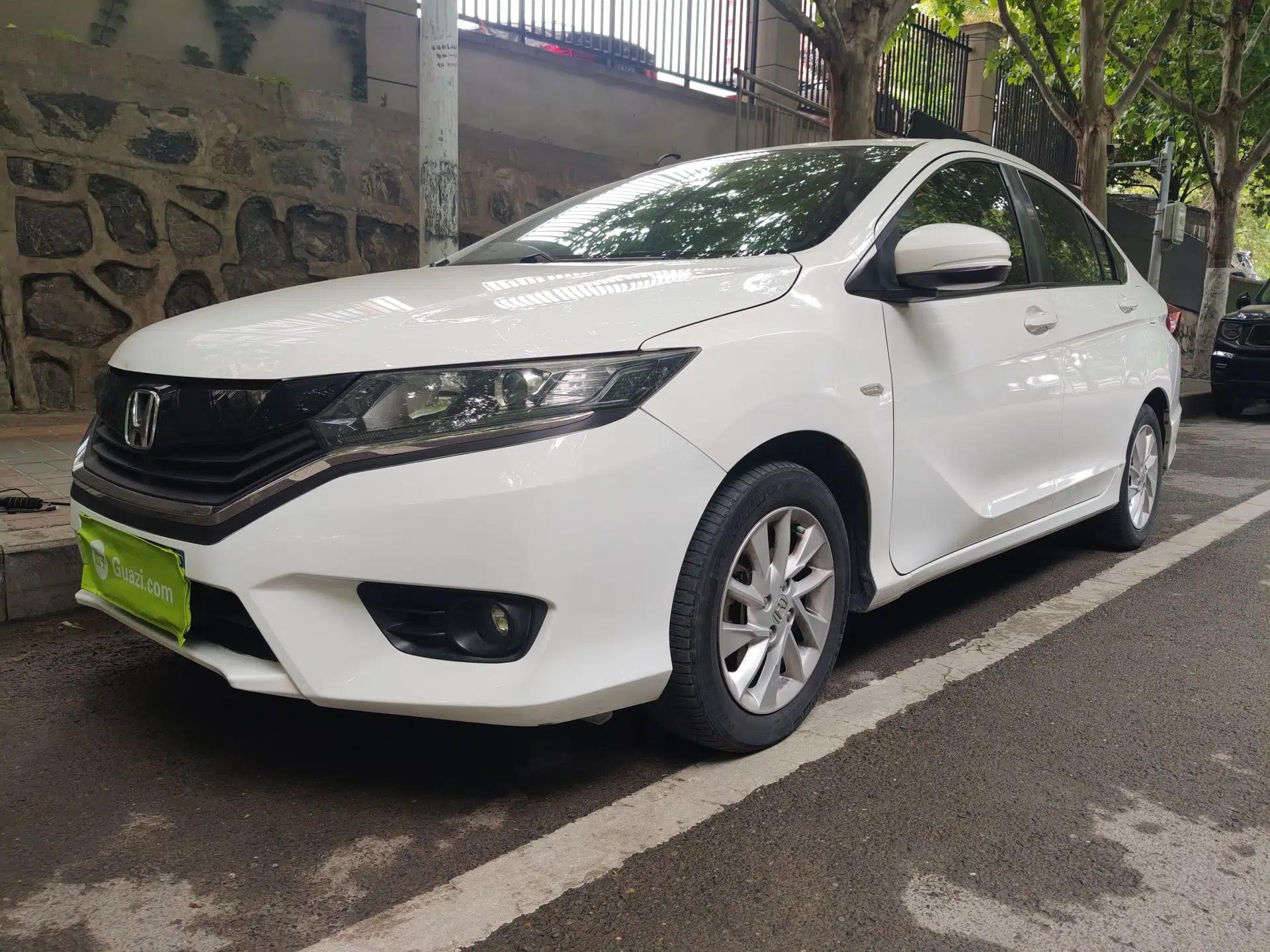 Honda Greiz 2016 1.5L CVT Fashion Edition — миниатюра 1