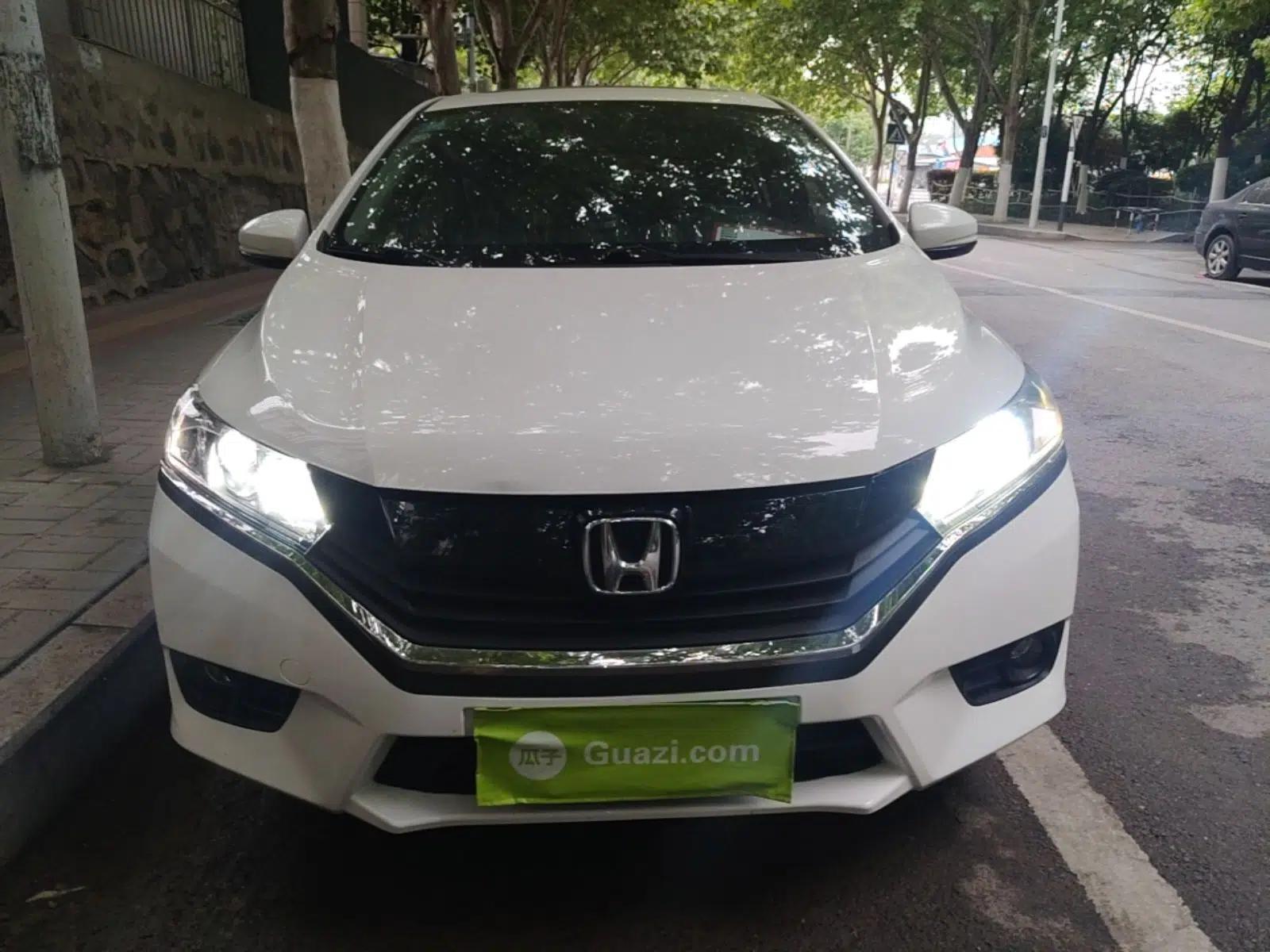 Honda Greiz 2016 1.5L CVT Fashion Edition — миниатюра 2