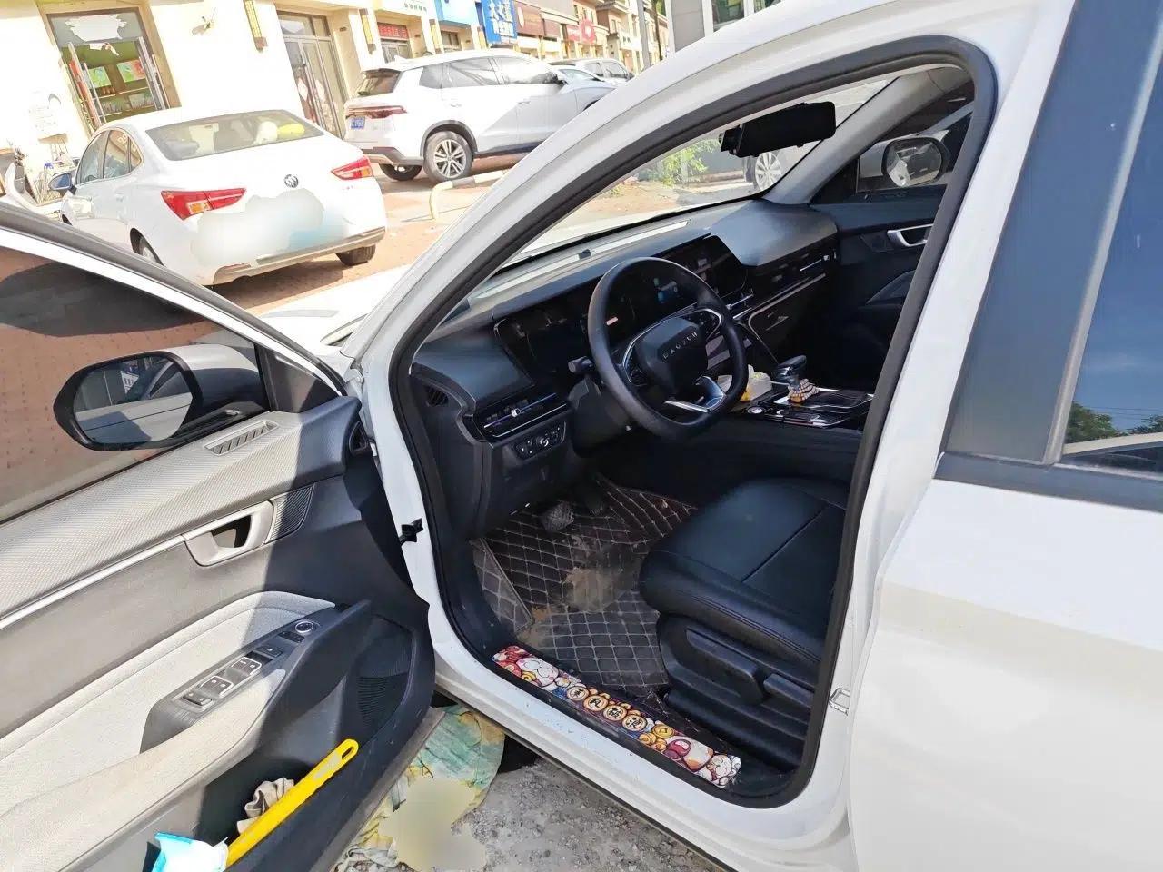 Baojun RC-6 2019 1.5T CVT Elite Version with 24-Hour Online Service — миниатюра 17