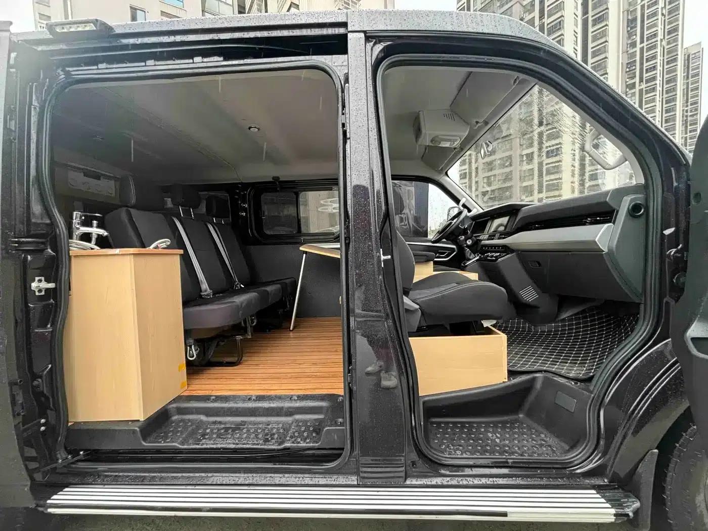 Yufeng 2023 V9+ 2.0T Manual Front-Wheel Drive Multi-Functional Short Wheelbase Low Roof 5/6 Seat — миниатюра 8