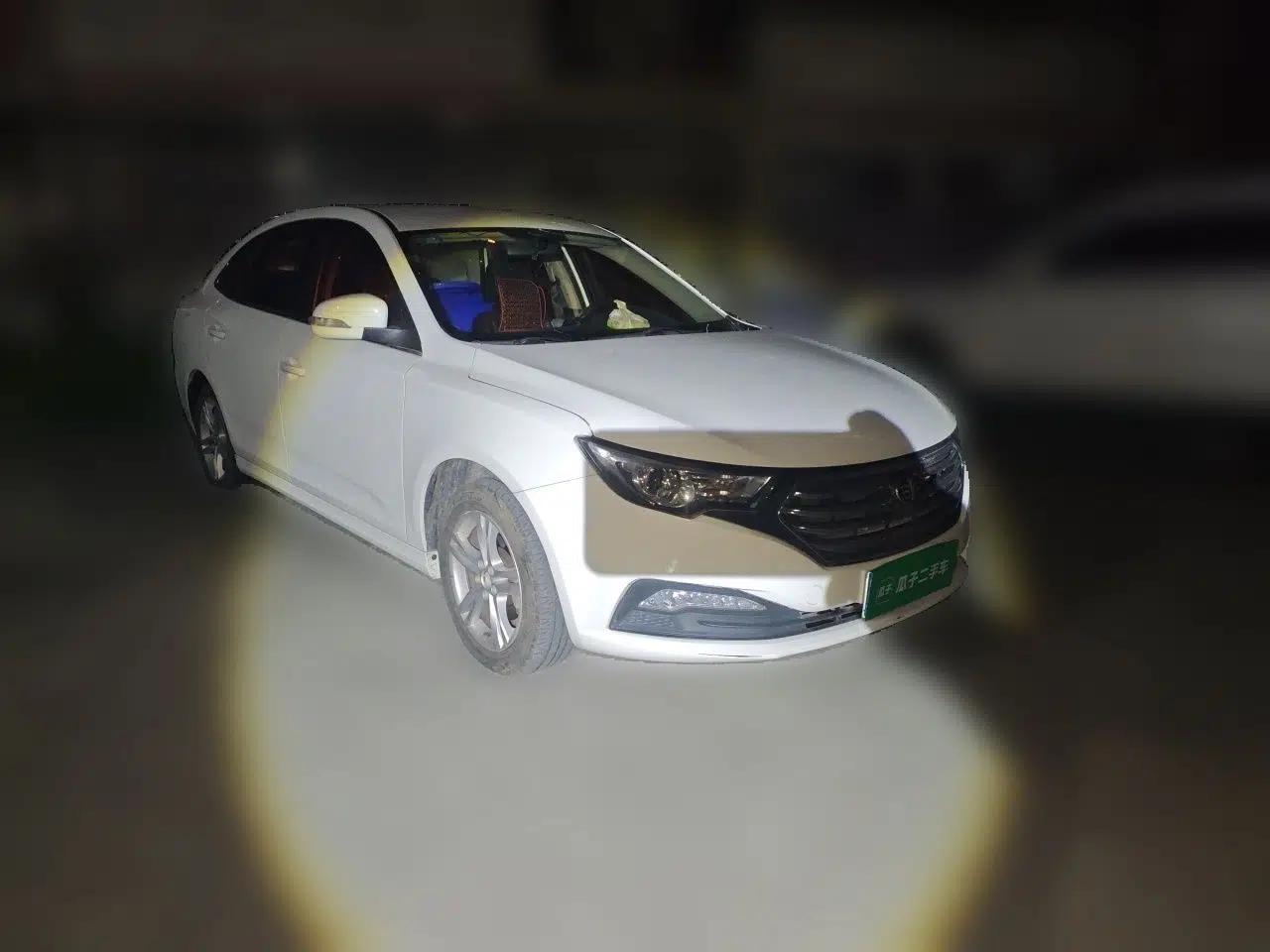Bestune B30 2017 1.6L manual Comfort trim level — миниатюра 3