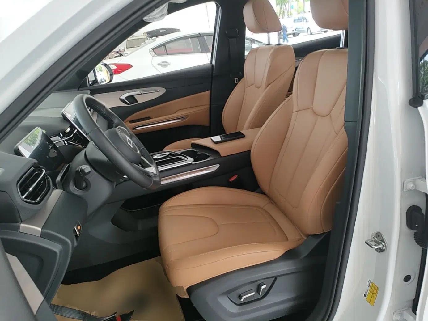 Bestune T90 2025 Dragon Edition 1.5T Enjoyment Model — миниатюра 18