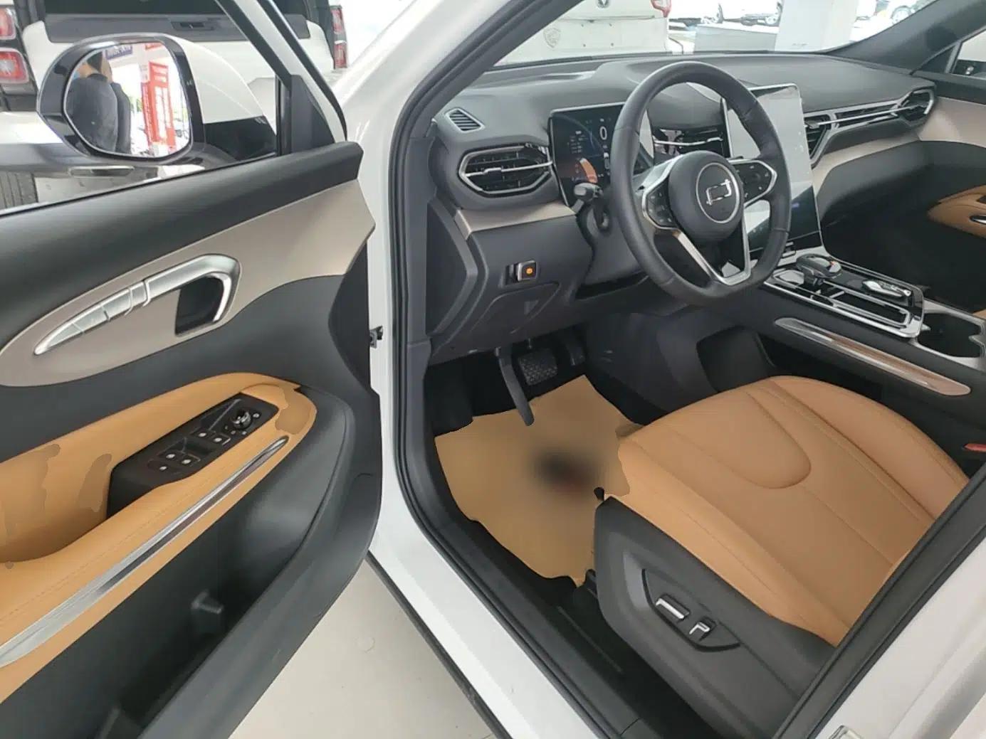 Bestune T90 2025 Dragon Edition 1.5T Enjoyment Model — миниатюра 19