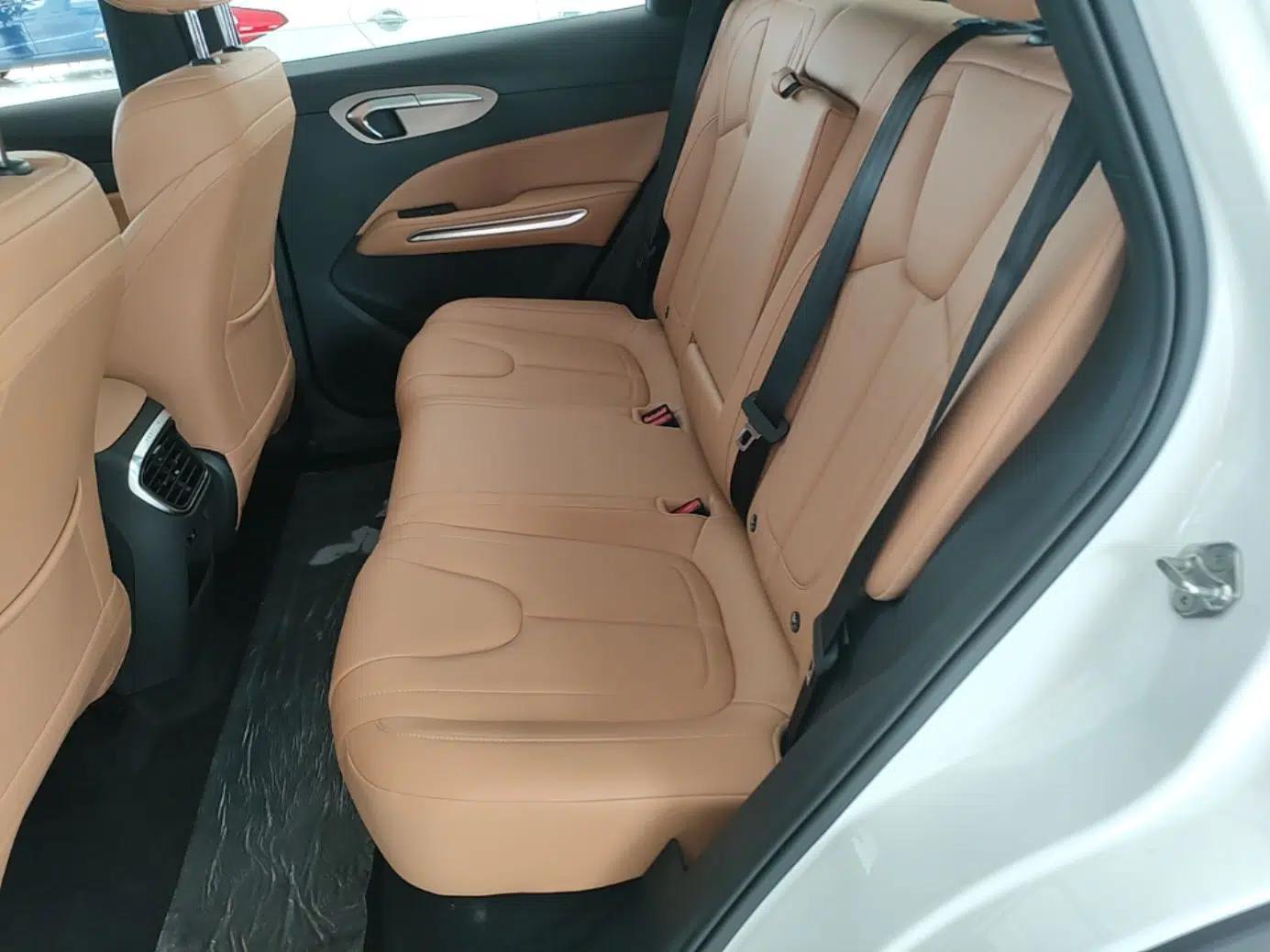 Bestune T90 2025 Dragon Edition 1.5T Enjoyment Model — миниатюра 20