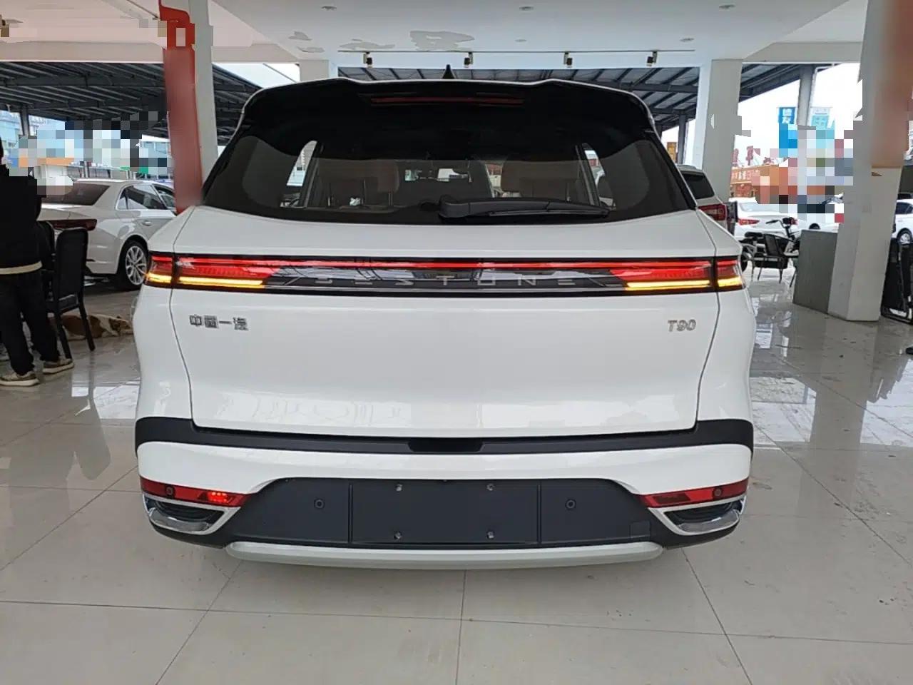 Bestune T90 2025 Dragon Edition 1.5T Enjoyment Model — миниатюра 5