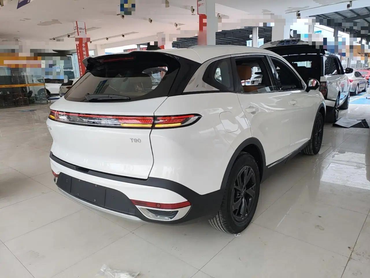 Bestune T90 2025 Dragon Edition 1.5T Enjoyment Model — миниатюра 6