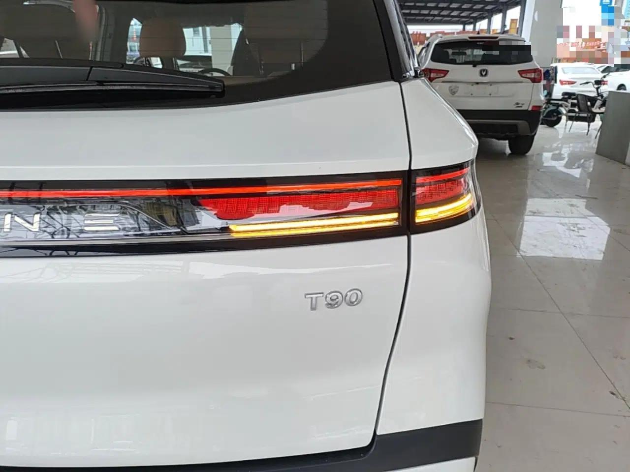 Bestune T90 2025 Dragon Edition 1.5T Enjoyment Model — миниатюра 7