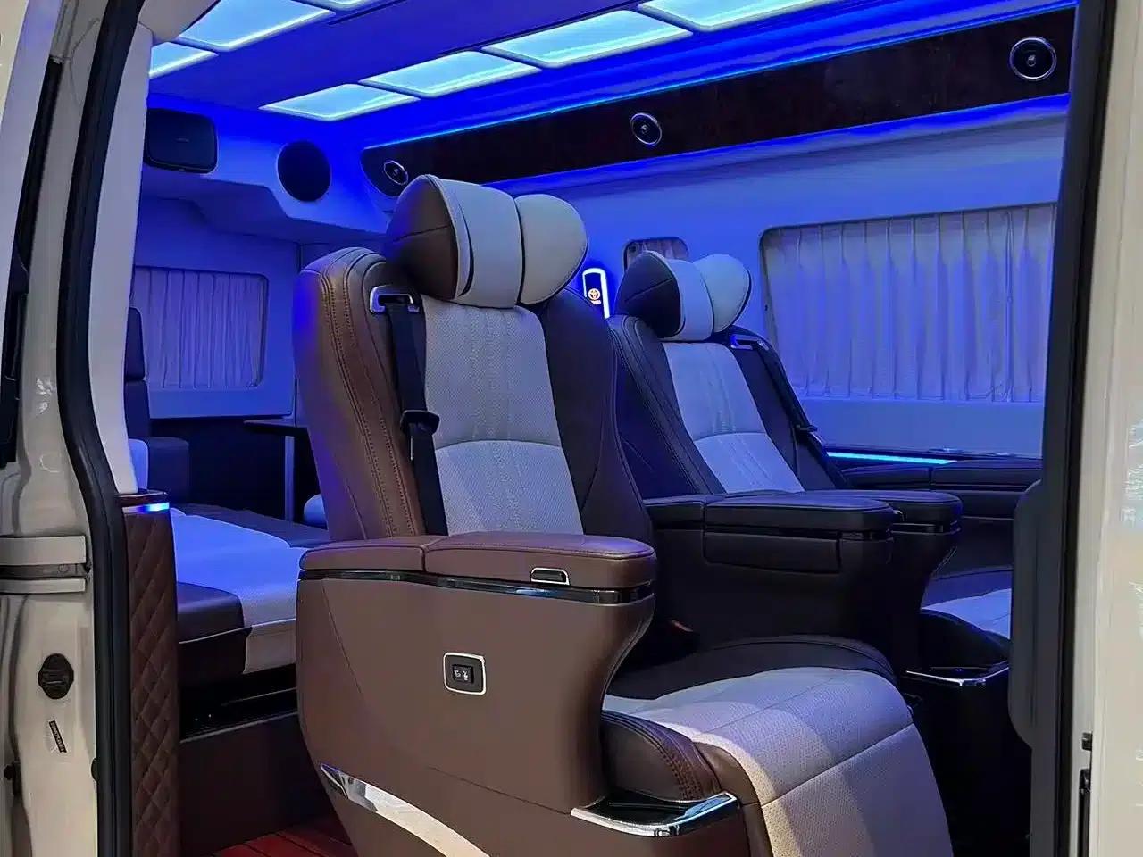2019 HIACE 3.5L Automatic — миниатюра 11