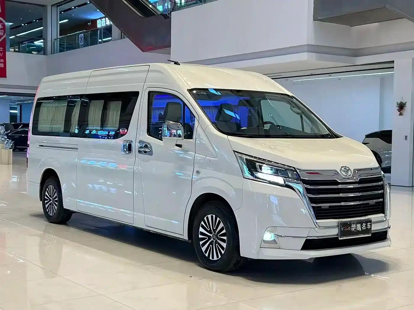 2019 HIACE 3.5L Automatic — миниатюра 3
