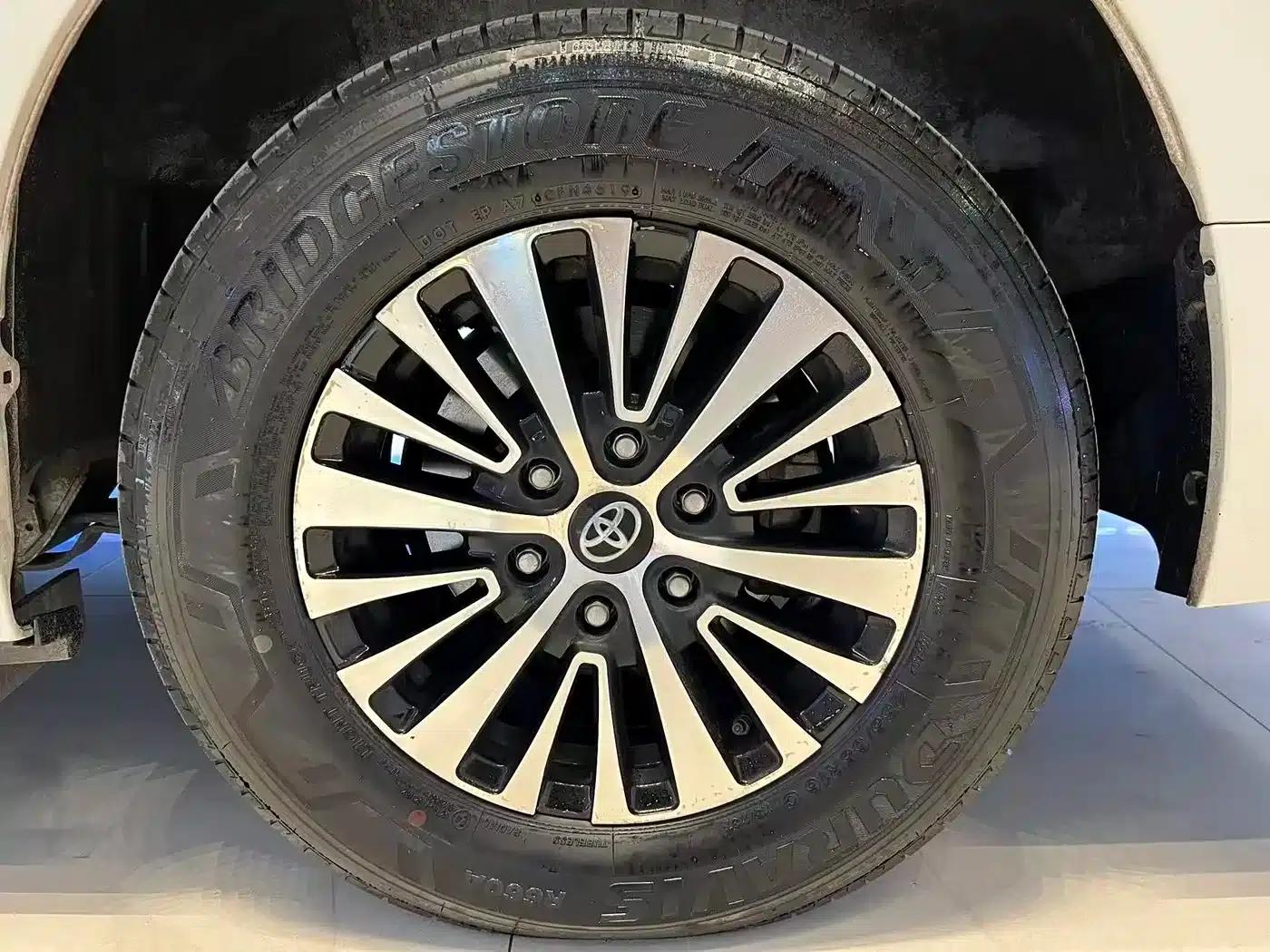 2019 HIACE 3.5L Automatic — миниатюра 21