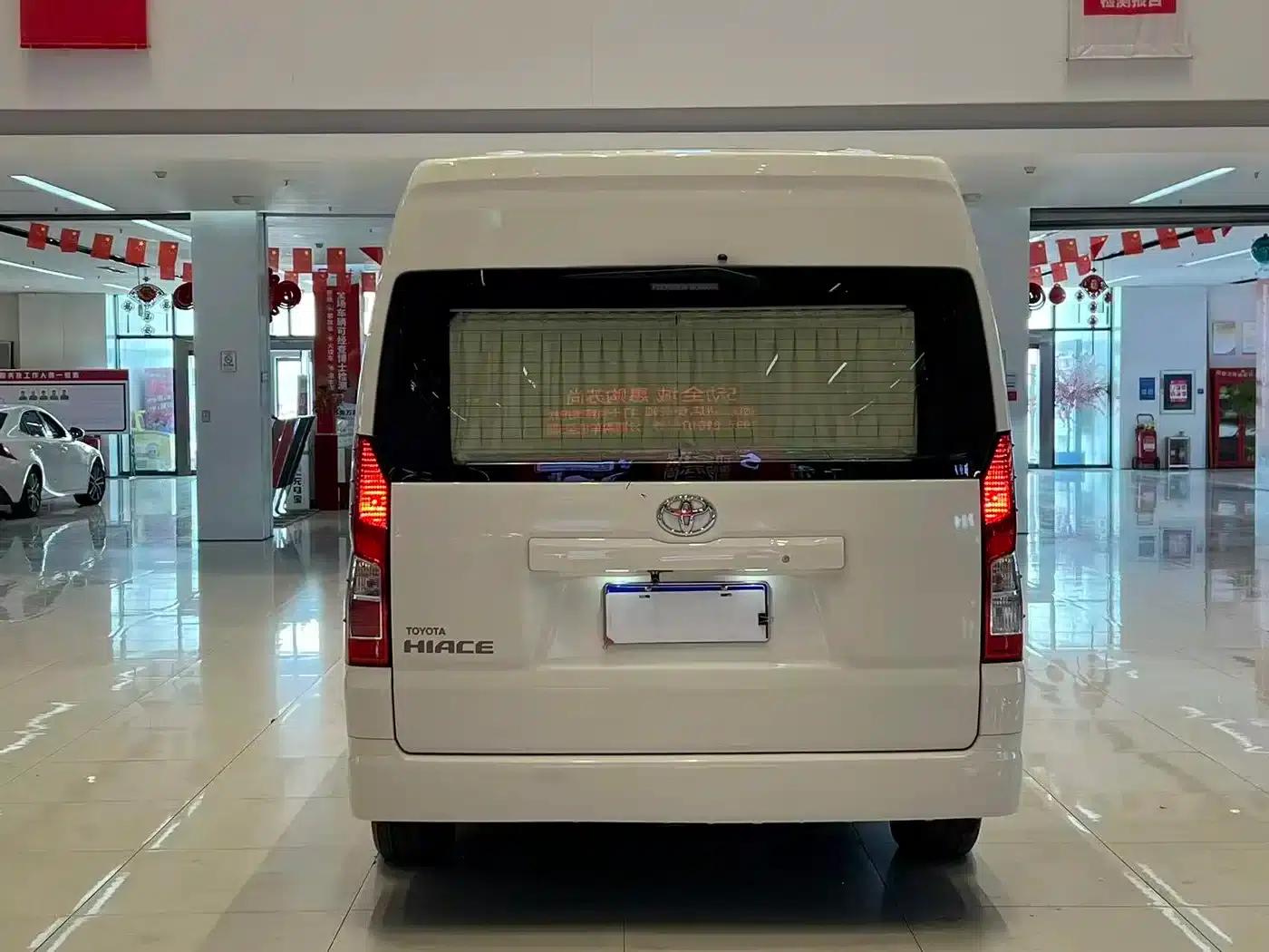 2019 HIACE 3.5L Automatic — миниатюра 5