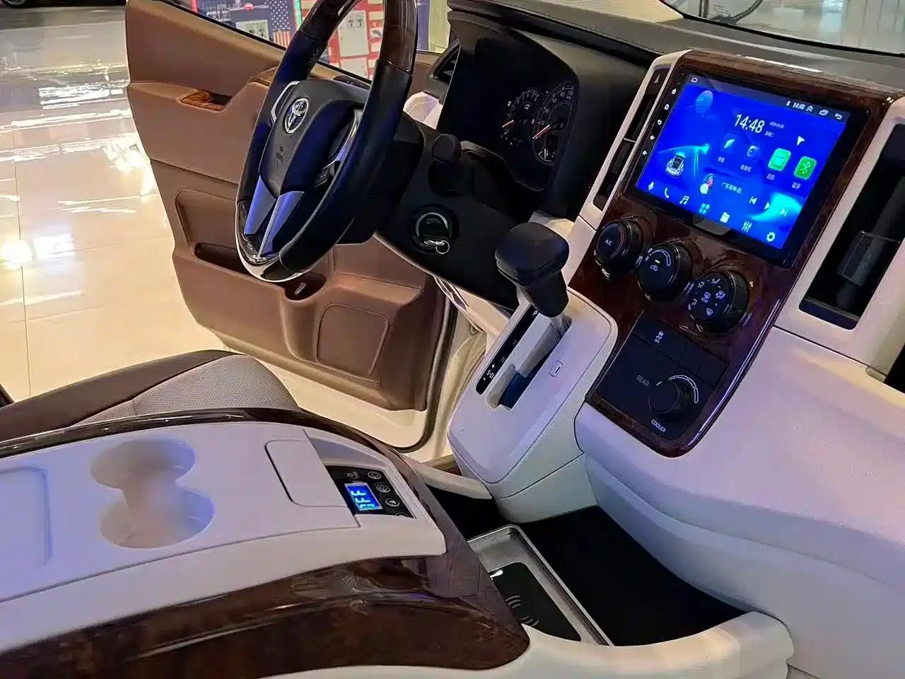 2019 HIACE 3.5L Automatic — миниатюра 9