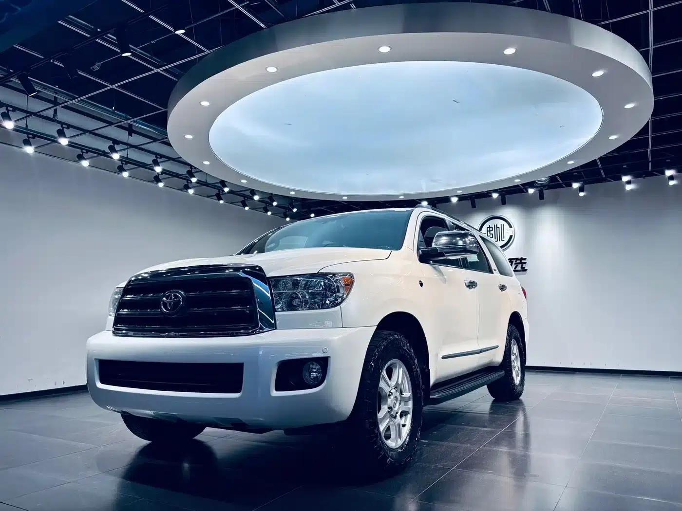 2016 Sequoia 5.7L Middle East Edition — миниатюра 1