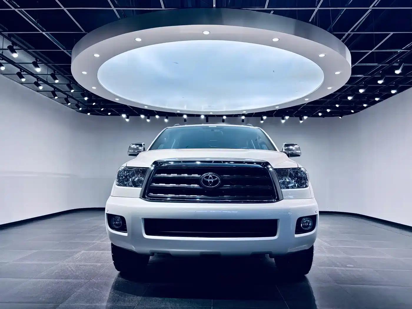 2016 Sequoia 5.7L Middle East Edition — миниатюра 2