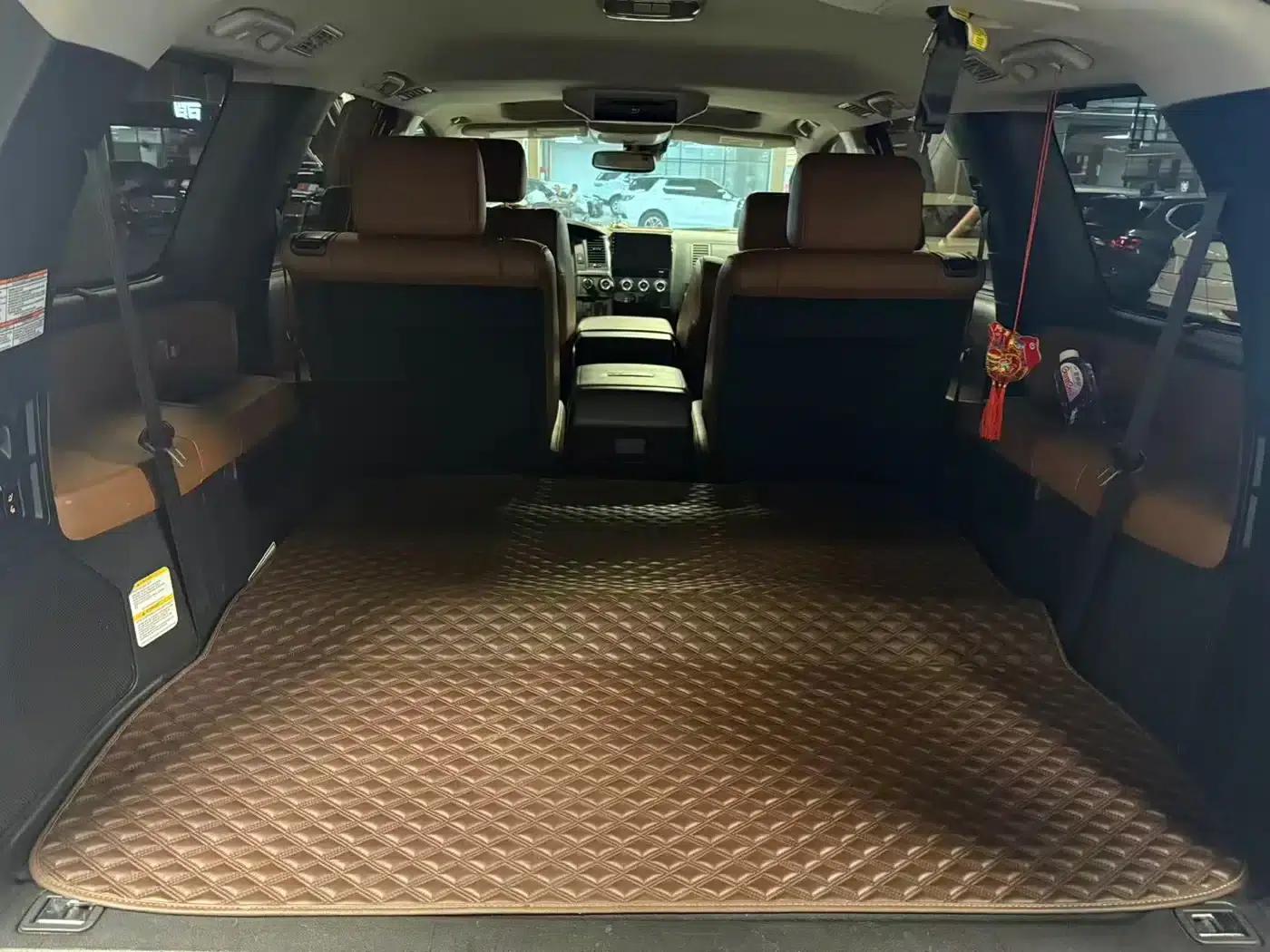 2018 Sequoia 5.7L Automatic — миниатюра 12