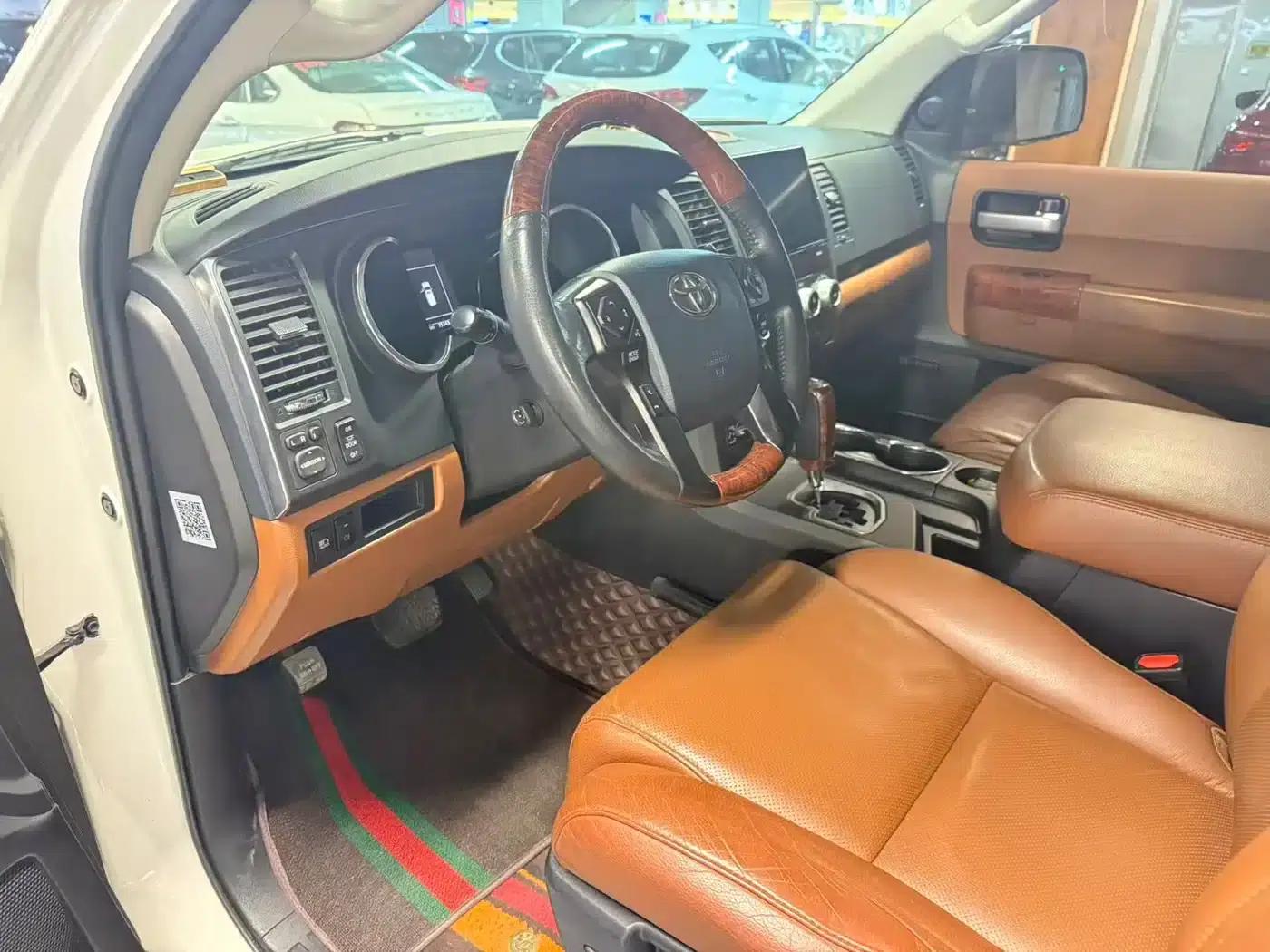2018 Sequoia 5.7L Automatic — миниатюра 4