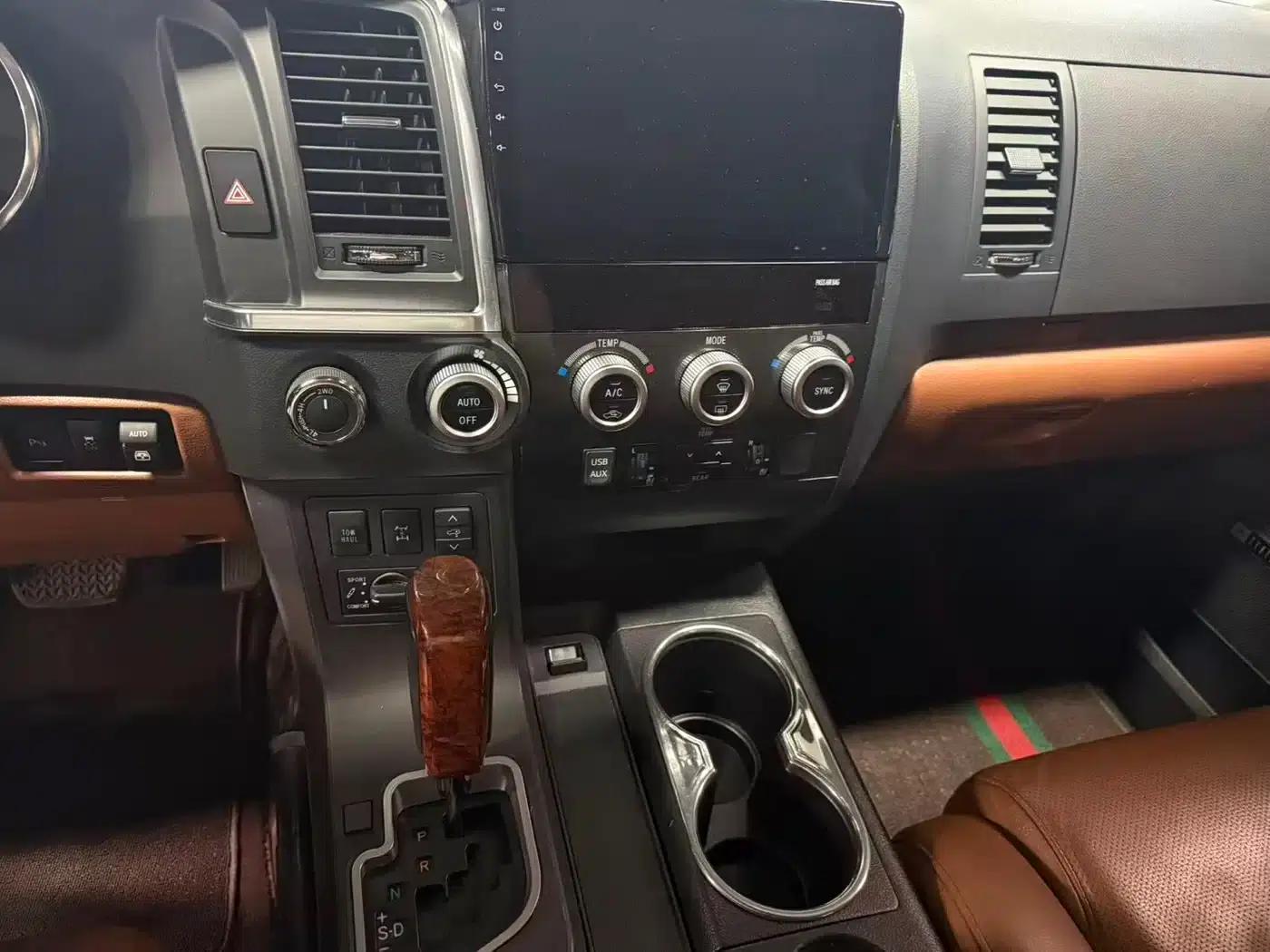 2018 Sequoia 5.7L Automatic — миниатюра 5