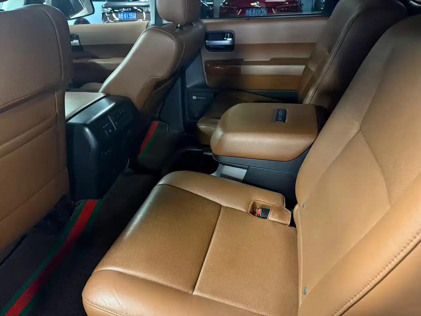 2018 Sequoia 5.7L Automatic — миниатюра 6
